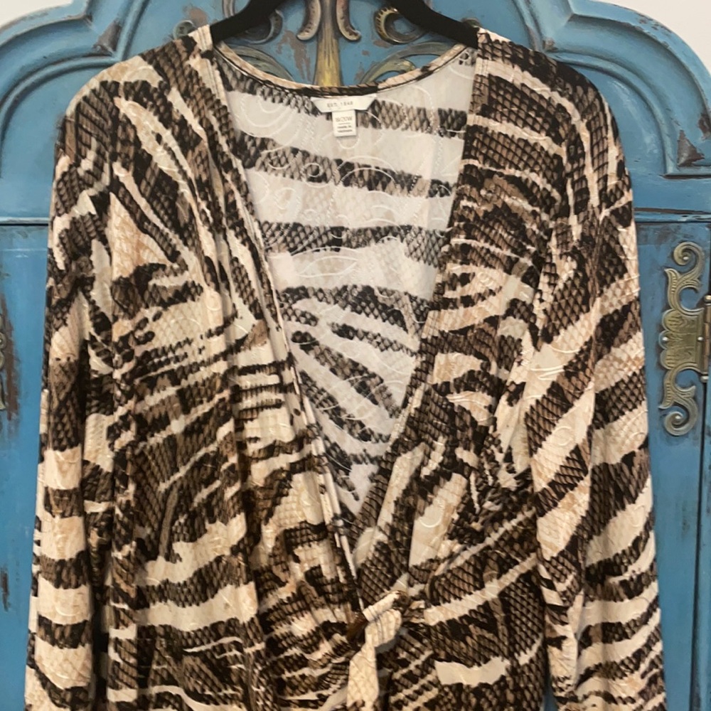 Gorgeous faux skin blouse!